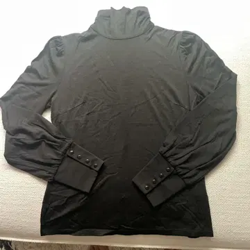 EPOCA 블랙 하이넥 긴팔 상의 ITL 40