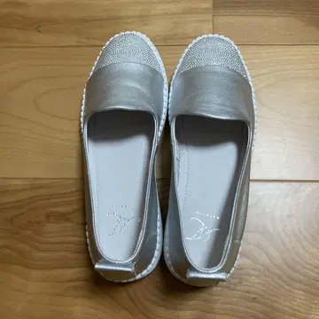 아즈로 메탈릭 실버 슬립온 미사용 새상품
