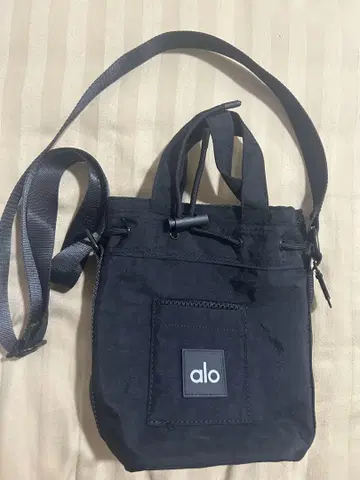 alo 블랙 숄더백