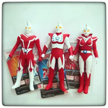 [ 절판 미사용 ] 울트라맨 스캇, 척, 베스 소프트 비닐 3체 세트