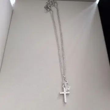 스와로브스키 크로스 목걸이 스톤 포함