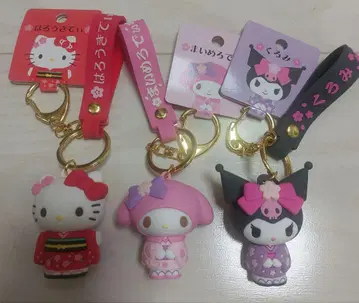 헬로키티 마이멜로디 쿠로미 입체 키링 기모노 3개 세트