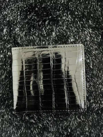 블랙 컬러 크로커다일 접이식 지갑
