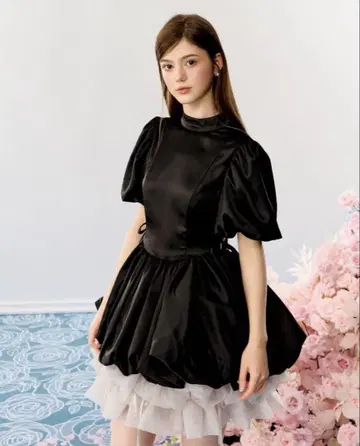 트리트유어셀프 새틴 벌룬 페플럼 미니 원피스 블랙