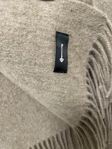 아파트 바이 로리즈 캐시미어 혼방 울 스톨