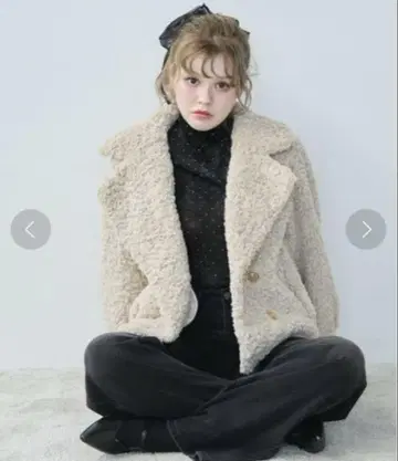 TITTY&CO. 보아 테디 코트 베이지 숏 미들