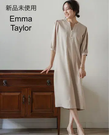 미사용 Emma Taylor 펄 버튼 키넥 원피스