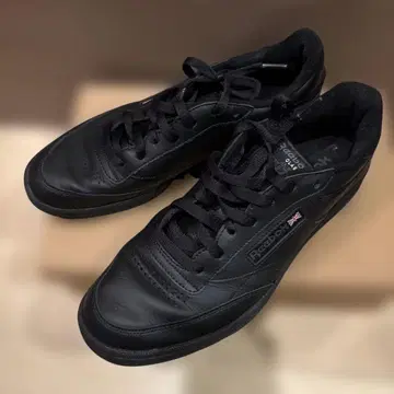 Reebok ClubC 블랙 스니커즈