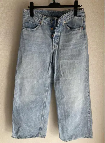 H &M