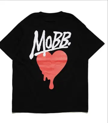MOOB. 블랙 T셔츠