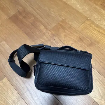 ZARA 블랙 숄더백