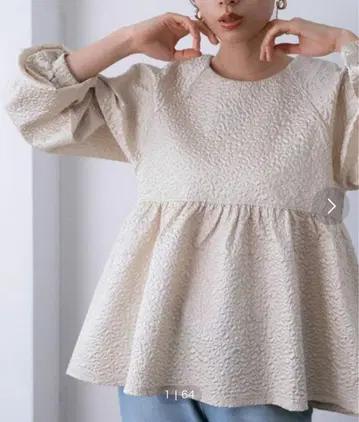 [ 새상품급 ] 후쿠레 자카드 페플럼 블라우스 긴팔