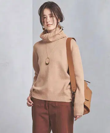유나이티드 애로우즈 unitedarrows 베이지 터틀넥 니트