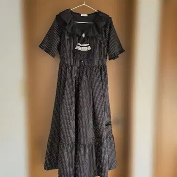 axes femme* 자보 브로치 포함 원피스
