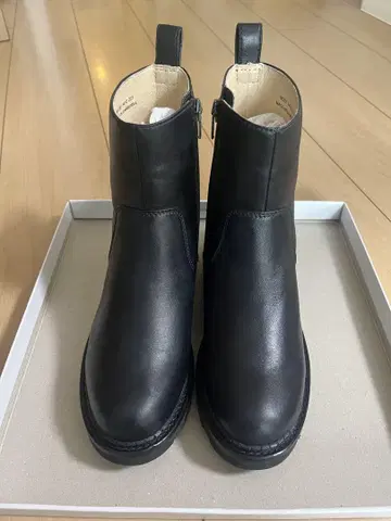 REGAL 블랙 가죽 숏부츠