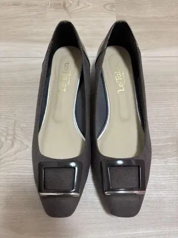 르 탈롱 다크 브라운 스퀘어토 펌프스 24.5cm