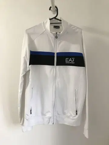 EA7 엠포리오 아르마니 맨투맨