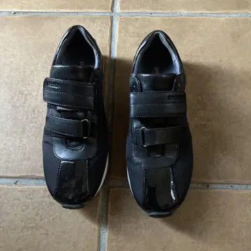 pedala 블랙 스니커즈 벨크로