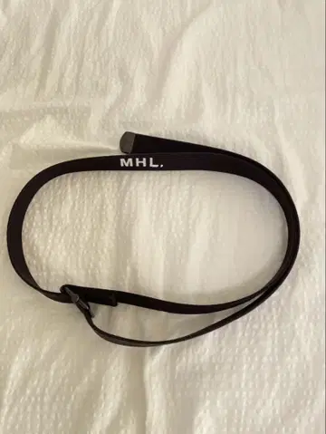 MHL. 블랙 나일론 벨트