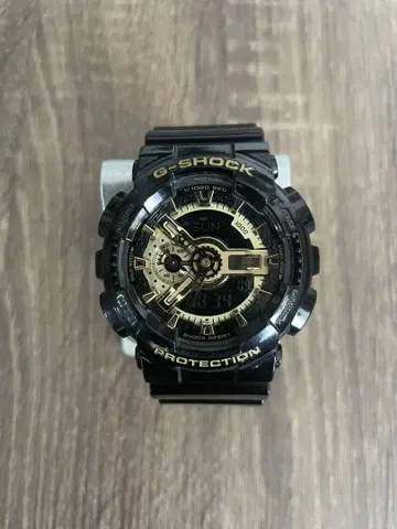 G-SHOCK 블랙 골드 손목시계 GA110GB