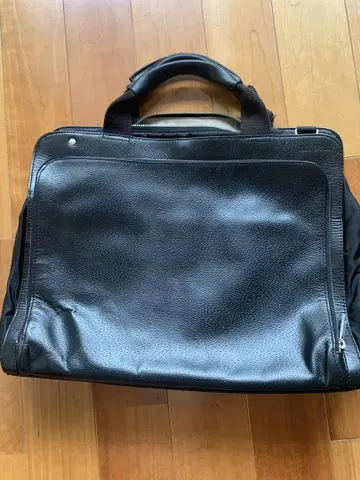 Jack Spade 블랙 가죽 비즈니스 핸들 백