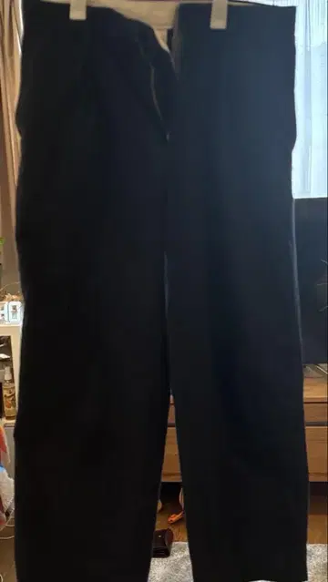 유니클로 JW ANDERSON 네이비 턱 와이드 치노 팬츠