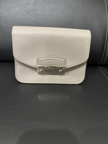 FURLA 베이지 숄더백