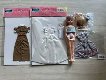 리카짱 캐슬 리카짱 인형과 드레스 세트