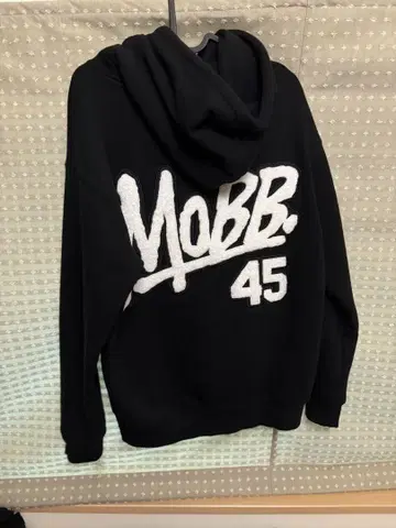 MOBB 블랙 후드티 45