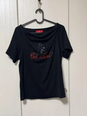 오프숄더 블랙 T셔츠 vivian westwood Red Label