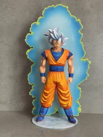 드래곤볼 손오공 피규어 (배경 포함)