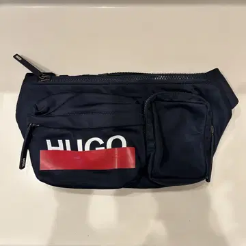 HUGO BOSS 네이비 바디백