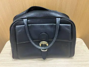 블랙 가죽 핸드백