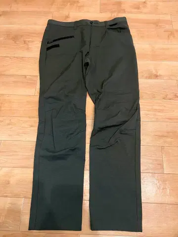 PUMA 다크 그린 스트레이트 팬츠