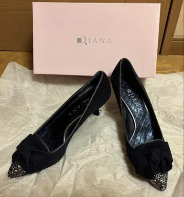 [ 미사용 새상품 ] DIANA 글리터 장식 리본 펌프스 네이비