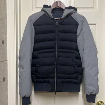HERNO 후드 부착 다운 자켓 네이비 그레이 46