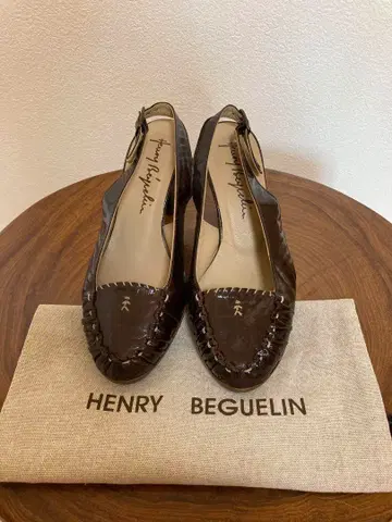 헨리 베글린 에나멜 펌프스 35 1/2