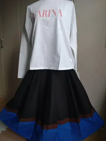 토르네라 프라이오리티 플레어 스커트 블랙 블루 브라운 새상품