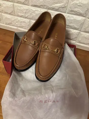 새상품급 리갈 비트 로퍼 가죽 골드 금장 장식 브라운