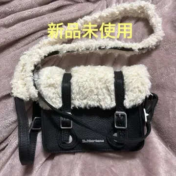 닥터마틴 7인치 새첼 숄더백