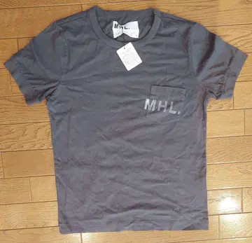 MHL. 그레이 포켓 부착 티셔츠