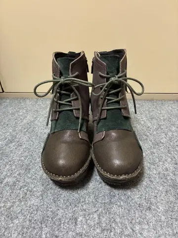 브라운과 그린 웨지솔 부츠 USED M 사이즈