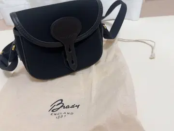 brady 코르네 미니 블랙