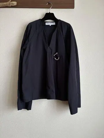 jw anderson 25ss 풀오버 시노즈카 다이키 착용