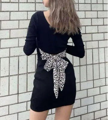 블랙 리본 포함 긴팔 미니 원피스