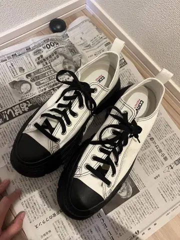 CONVERSE REACT 화이트/블랙 스니커즈