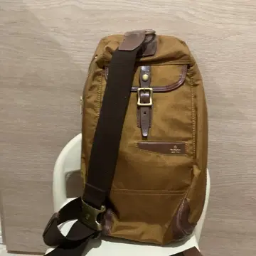새상품급 마스터피스 바디백
