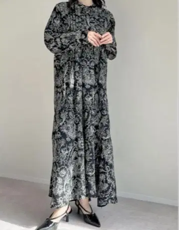 Re:EDIT 블랙 꽃무늬 롱 원피스 SC