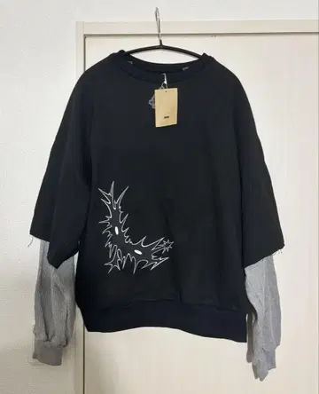 BIO RAYERD TRAINER WITH SCAR EMBROIDERY