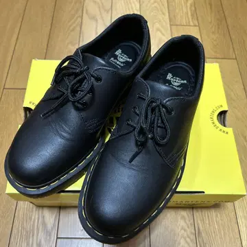 닥터마틴 3홀 24cm